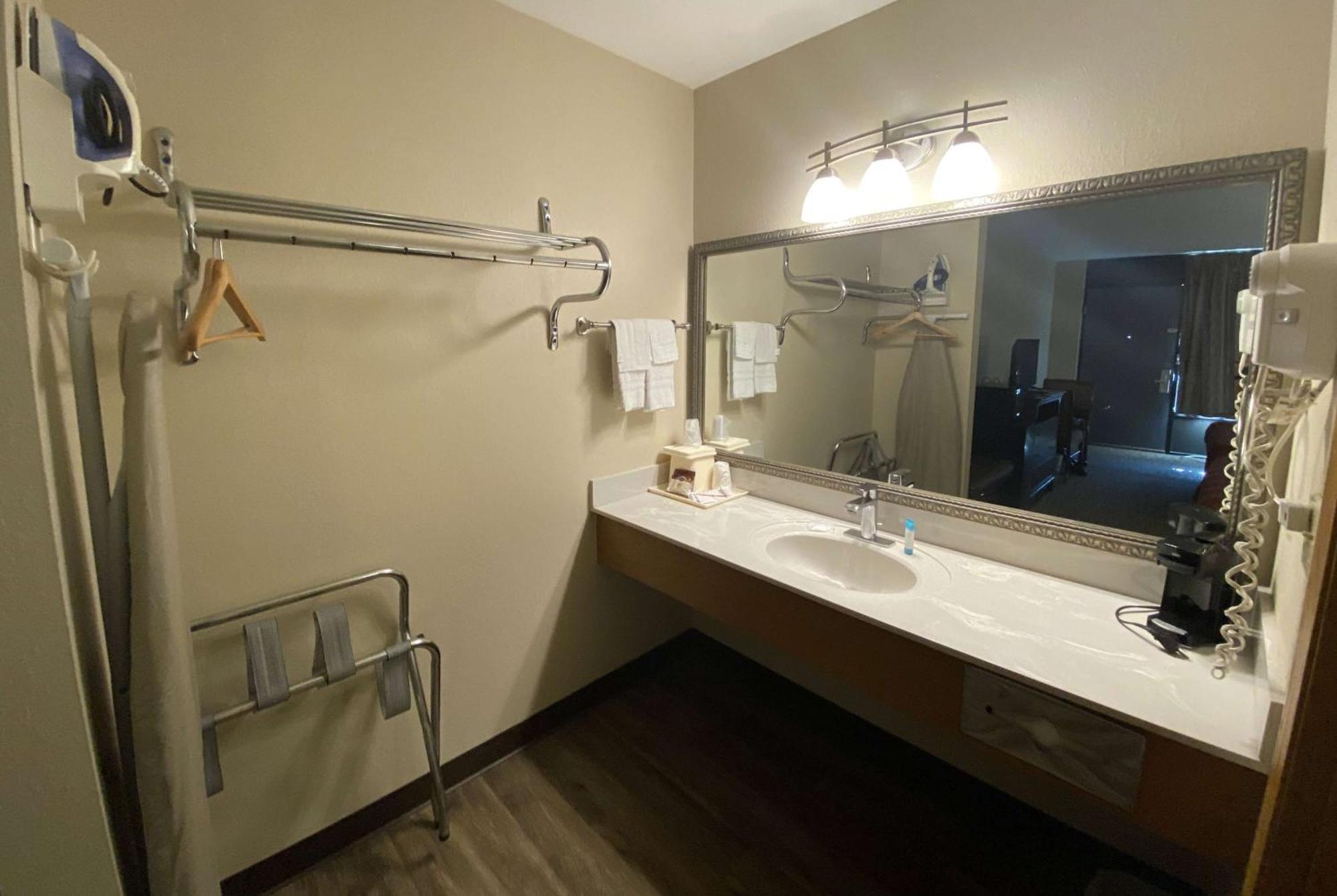 Hotel Ramada By Wyndham Branson Theatre District Extérieur photo