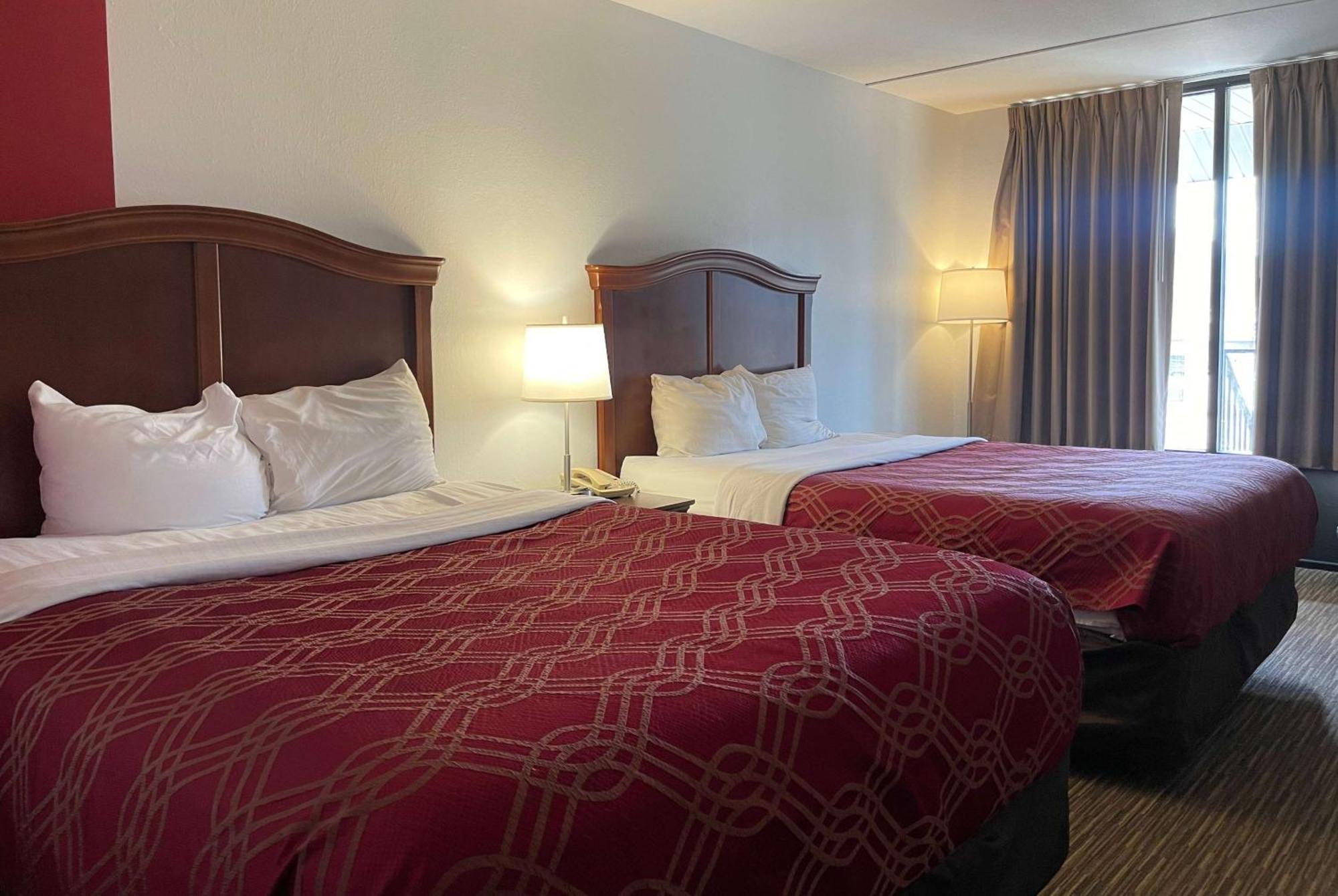 Hotel Ramada By Wyndham Branson Theatre District Extérieur photo