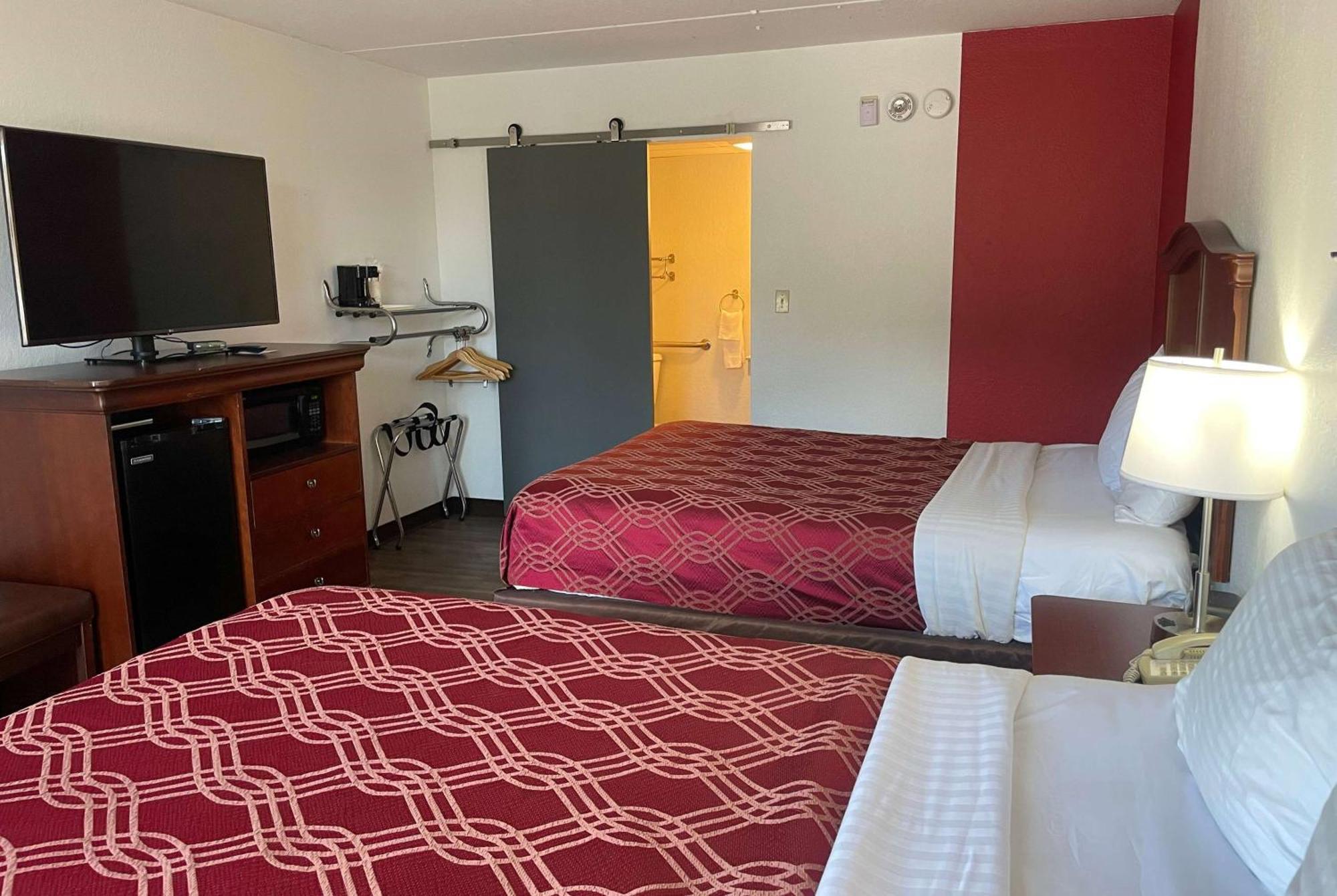 Hotel Ramada By Wyndham Branson Theatre District Extérieur photo