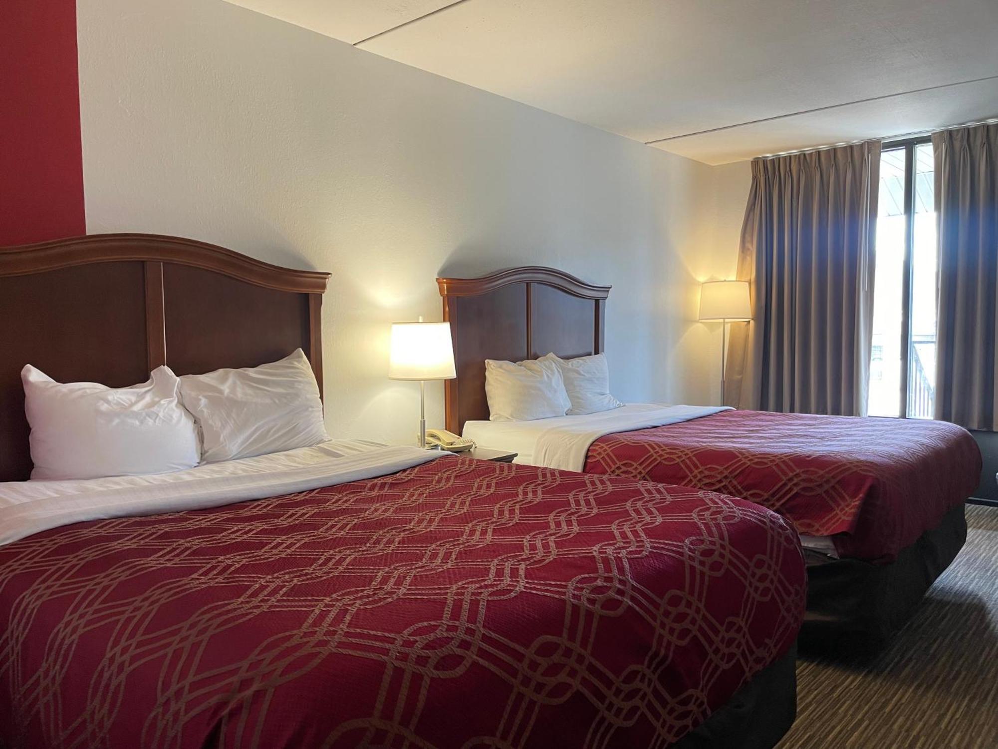 Hotel Ramada By Wyndham Branson Theatre District Extérieur photo