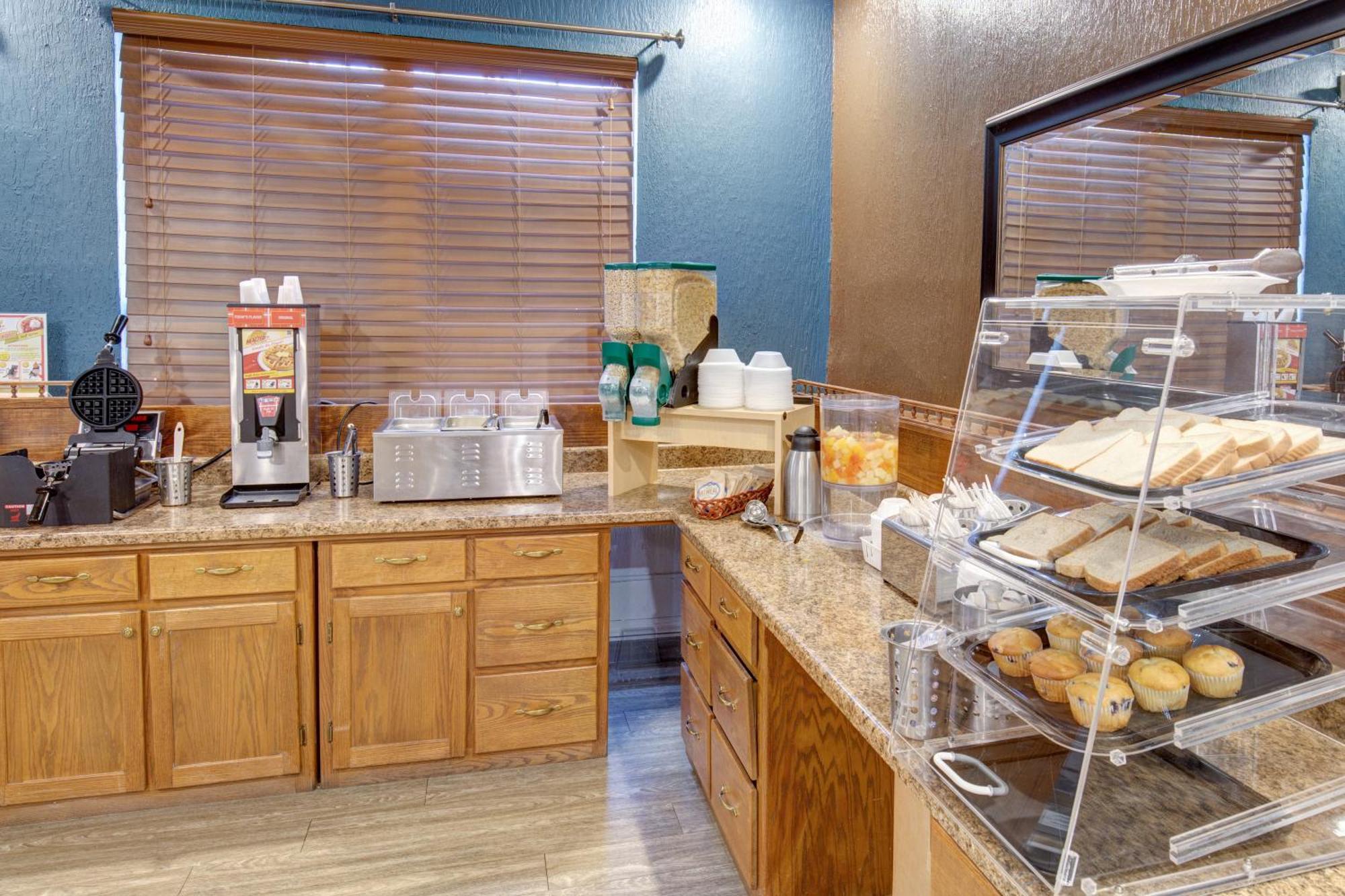 Hotel Ramada By Wyndham Branson Theatre District Extérieur photo