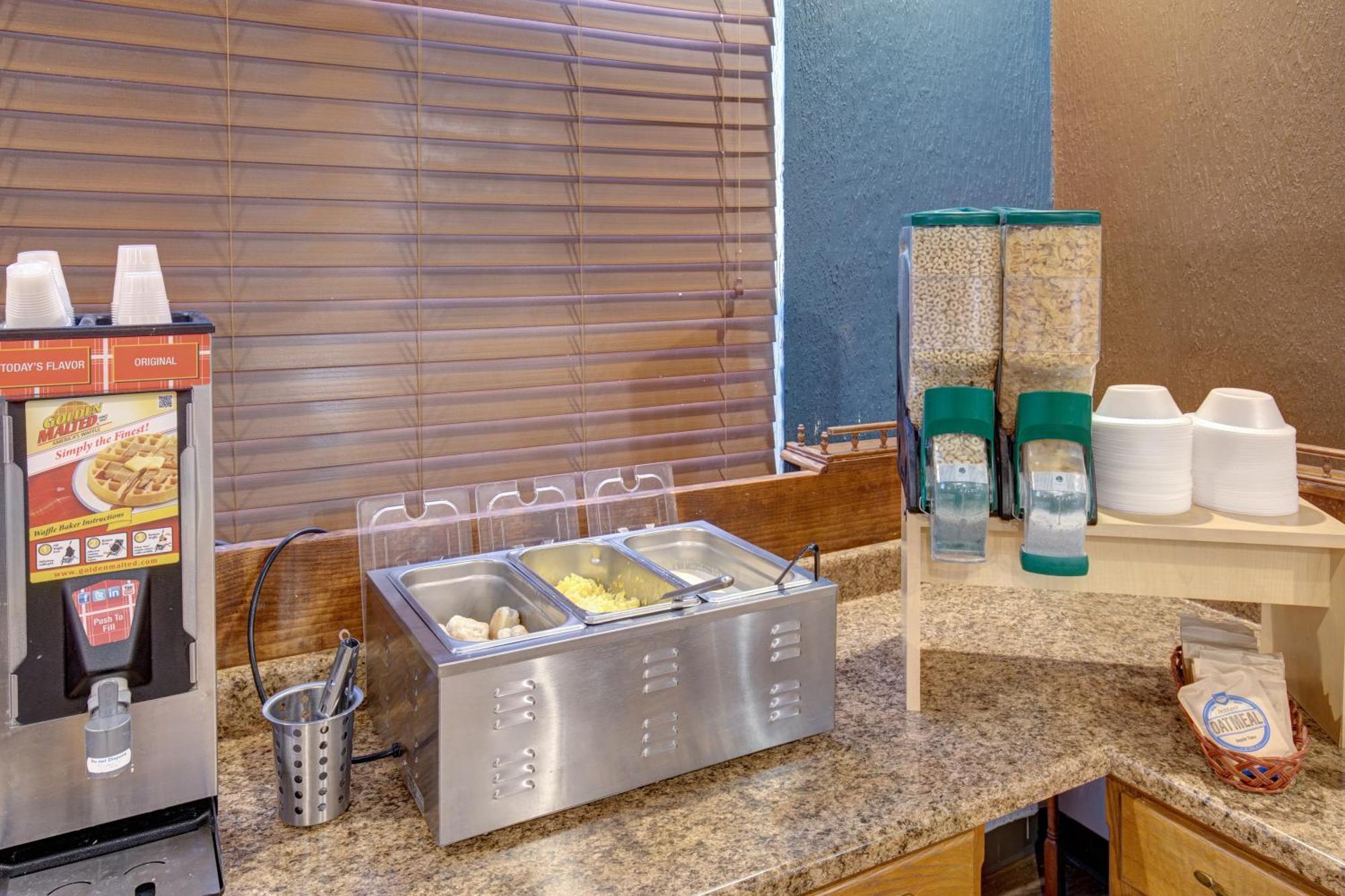 Hotel Ramada By Wyndham Branson Theatre District Extérieur photo