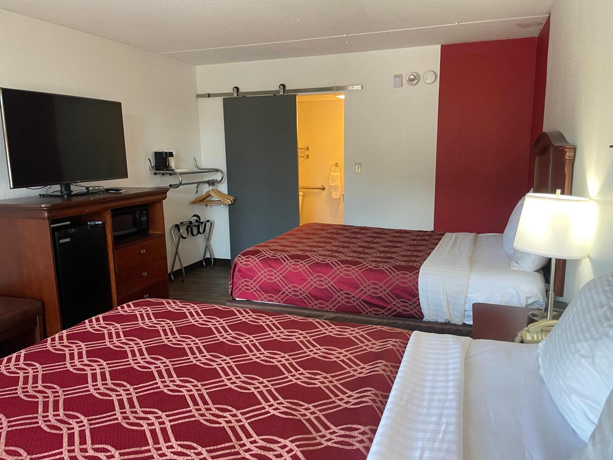 Hotel Ramada By Wyndham Branson Theatre District Extérieur photo